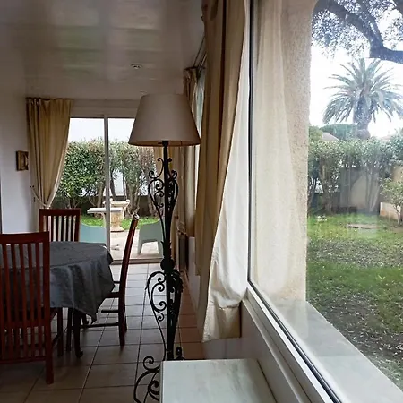 דירה Baddha Konasana