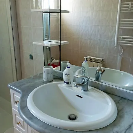 Baddha Konasana דירה