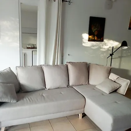 Baddha Konasana Apartment *