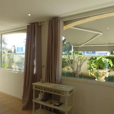 Baddha Konasana Apartament