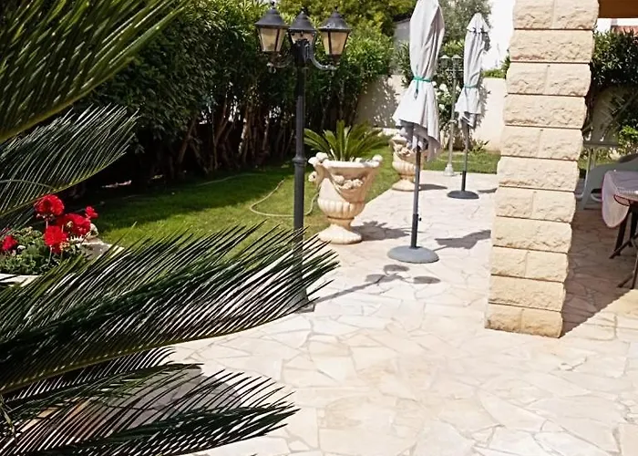 Apartment Baddha Konasana Agde